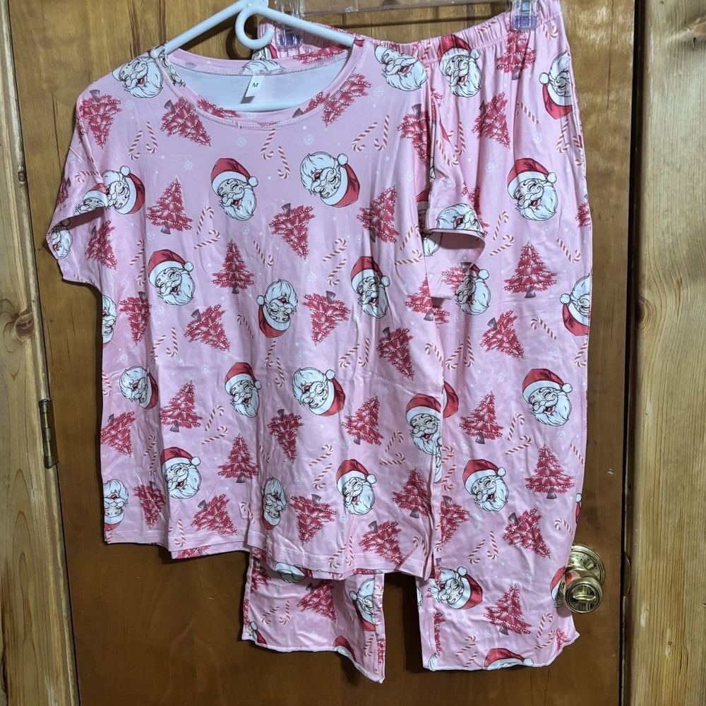 Santa Pajama Set Collared Button Front & Capri Pant Size Medium Pink Holiday NEW